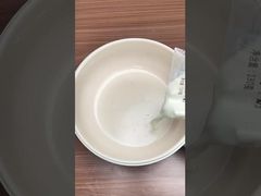 Visualizza 130g*24 Noodles Istantanei Gusto Pollo Piccante Per Dimostrazione Mercato Ad Alte Vendite