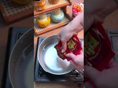 Autentici spaghetti caldi di Chongqing pronti in 8 minuti