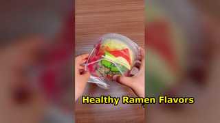 Salutare con i sapori del ramen fritto