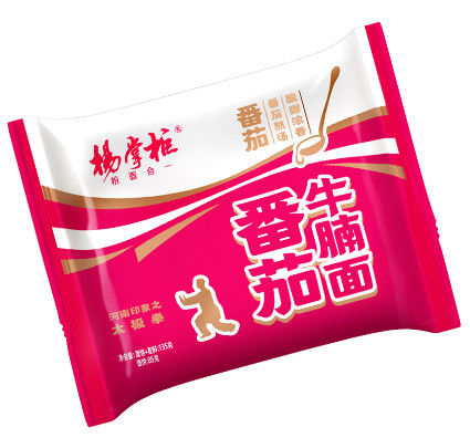 Non piccante di pomodoro, sapore di manzo, noodles istantanei OEM 129g*24 Ramen istantaneo sano