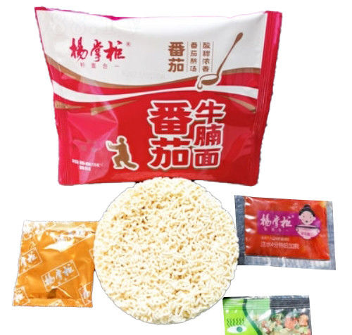 Noodle istantanee cinesi di pomodoro Sapore di manzo 129g*24 Non piccante Noodle istantanee asiatiche
