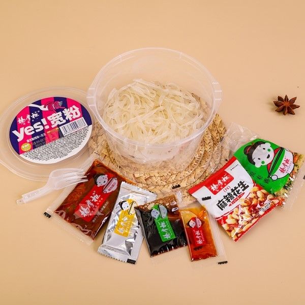 Vermicelli istantanei non fritti con arachidi, gusto piccante e aspro di Chongqing, noodles di vetro, mala tang