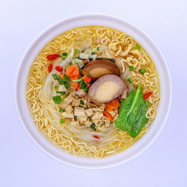 Vermicelli e noodles con sapore ricco di succo, noodles instant piccanti