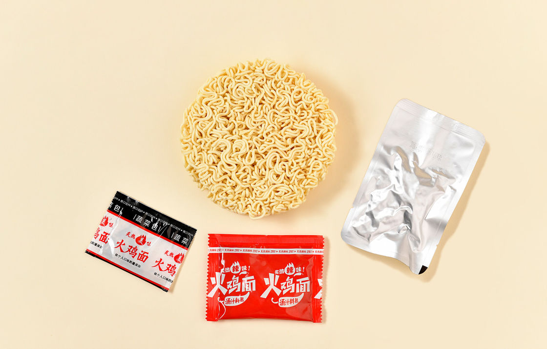 Noodle coreane istantanee con sapore di pollo caldo OEM Noodle coreane di pollo 154g*12
