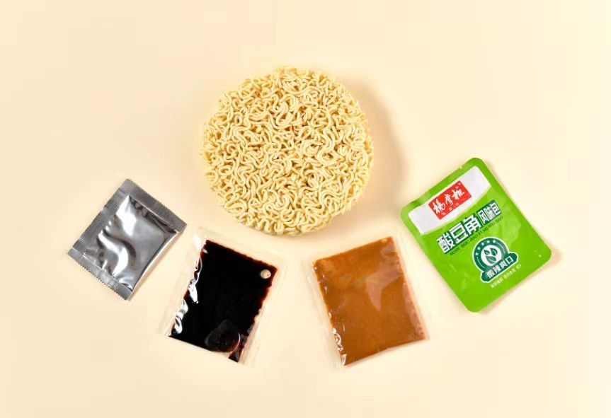 Noodle istantanee secche di Wuhan ((Noodle mescolate aromatizzate con salsa di sesamo piccante) OEM accettabile 158g*12