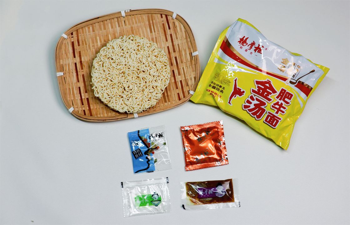 125g*24 Noodles istantanei con sapore di carne bovina e metodo di cottura con acqua bollente