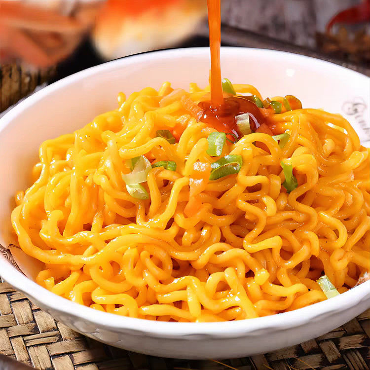 Scopri l'autentico sapore dei noodles orientali perfetti per qualsiasi ristorante