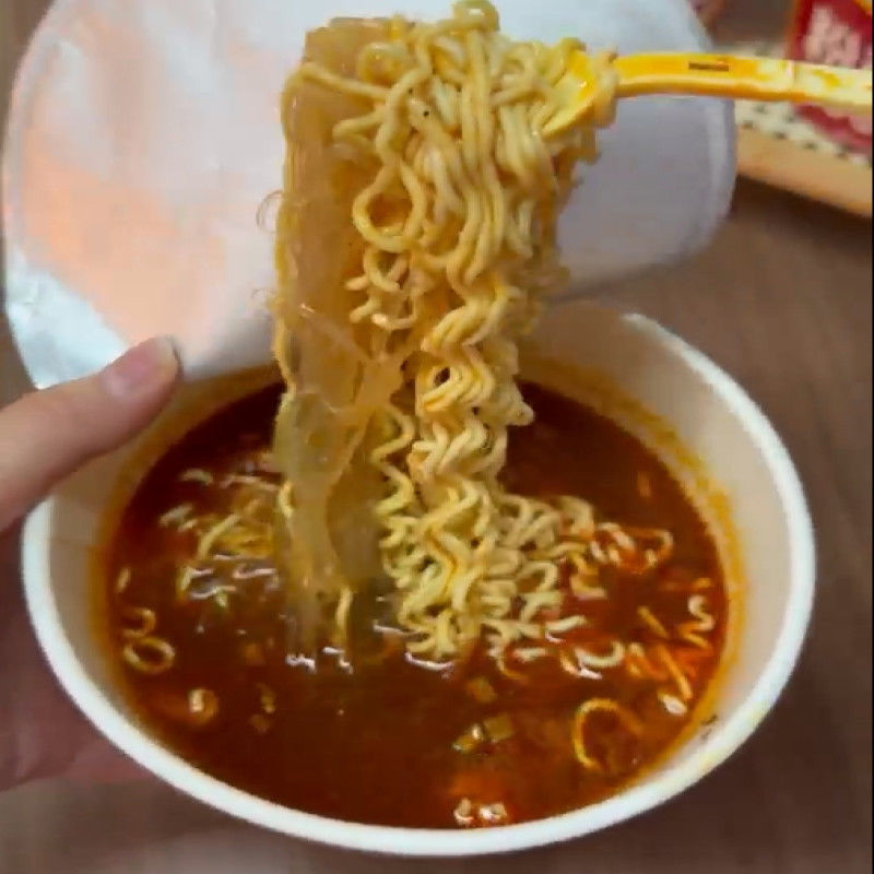 Braised Beef Flavor Vermicelli and Noodles 179g*12 Cooking Time 8 Minutes instant noodles