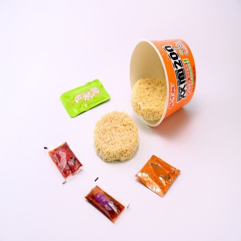 Tipologia di zuppa Noodle istantanee per peso netto 204g*12 12 mesi di validità con 2 torte di noodle
