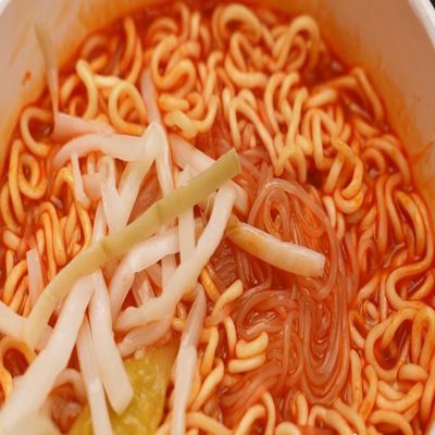 Noodle cinesi istantanee Noodle istantanee con Vermicelli Noodle lumaca Sapore Noodle di vetro